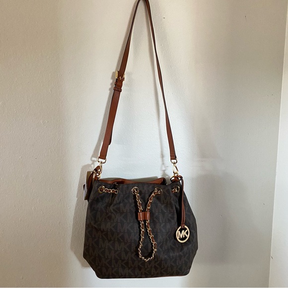 Michael Kors Crossbody Bucket Bag